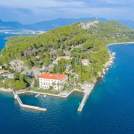 Lägenhet Lux Anya - Private Garden & Garage Space *