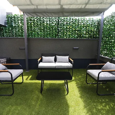 Lägenhet Lux Anya - Private Garden & Garage Space