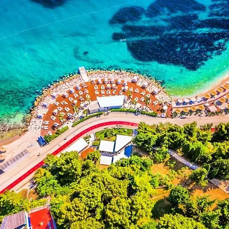 Lux Anya - Private Garden & Garage Space Spalato