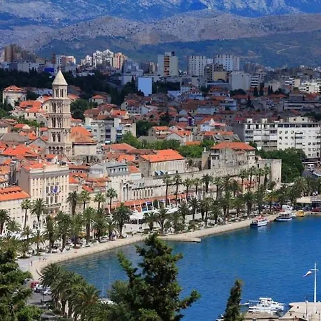 Appartamento Lux Anya - Private Garden & Garage Space *