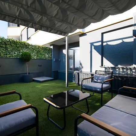 Lux Anya - Private Garden & Garage Space *