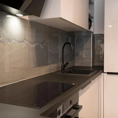 Lux Anya - Private Garden & Garage Space Appartamento Spalato