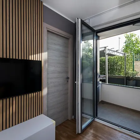 Appartamento Lux Anya - Private Garden & Garage Space *