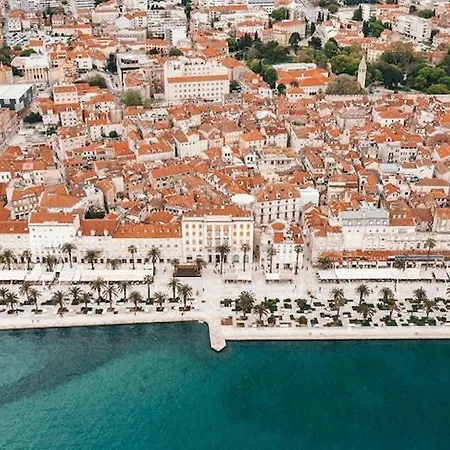 Lux Anya - Private Garden & Garage Space * Spalato