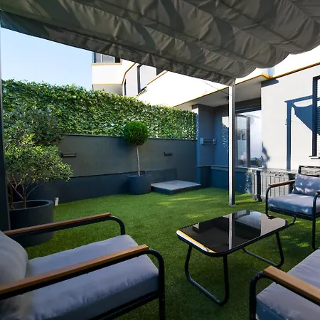 Lux Anya - Private Garden & Garage Space アパート